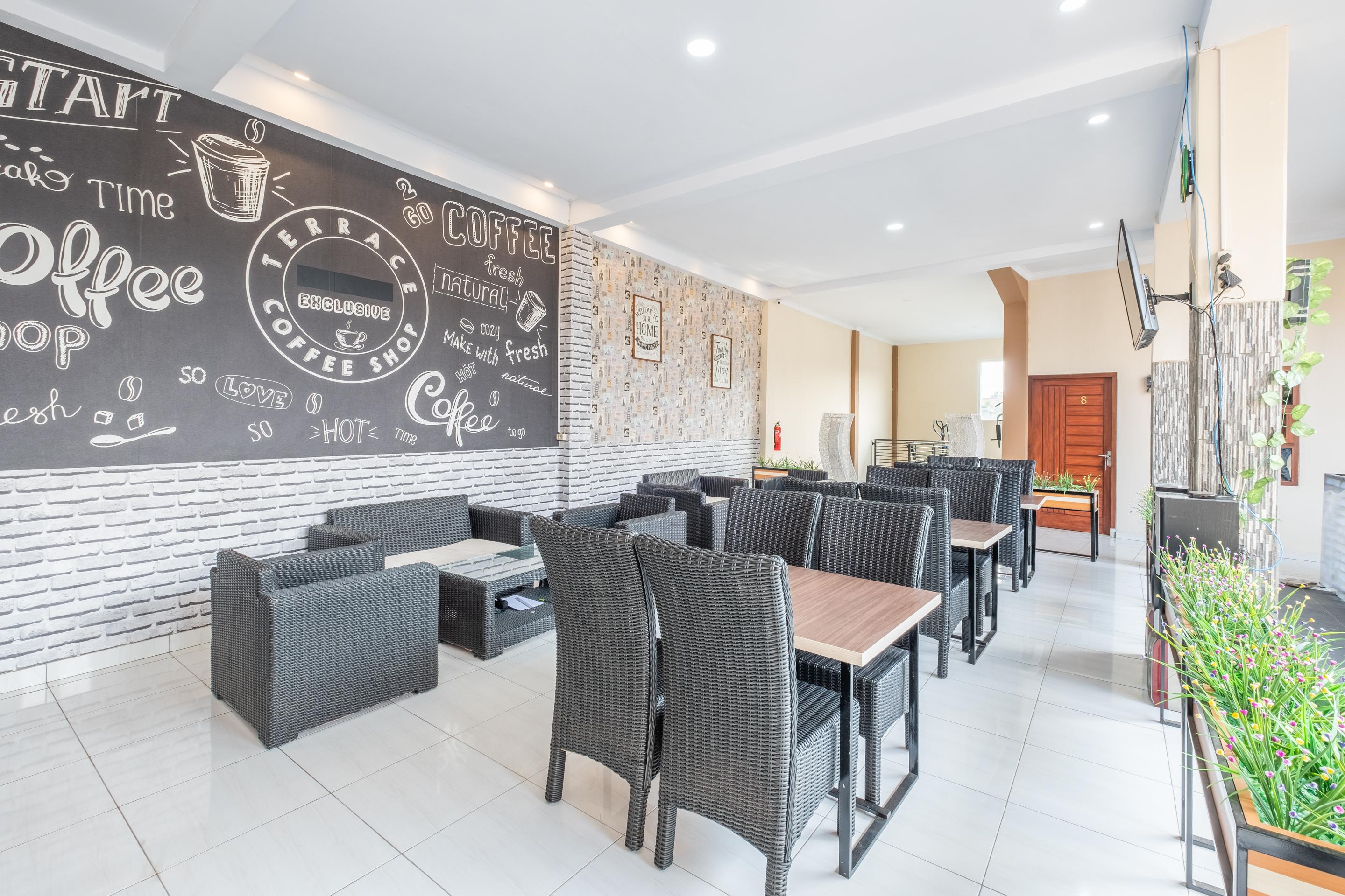 Oyo 876 D' Exclusive Hotel 2*